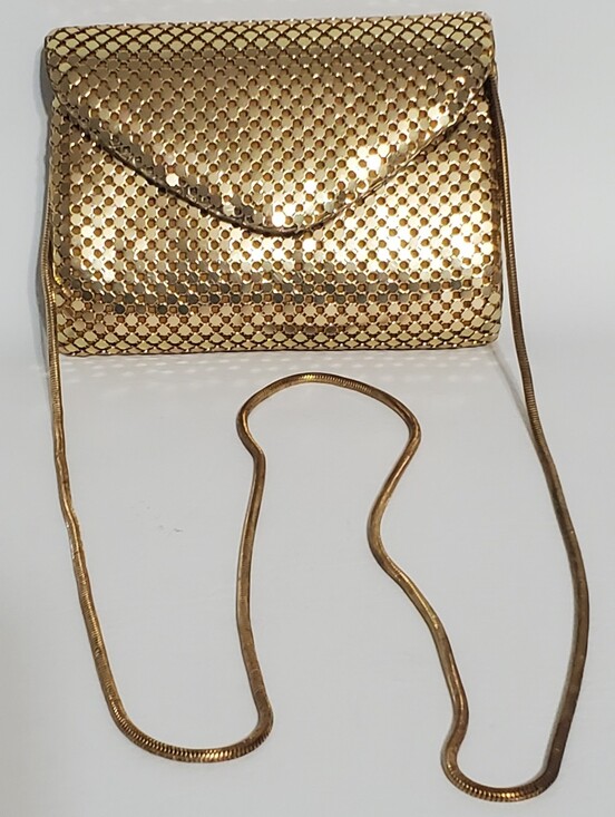 Y&S Handbags Handbags - Vintage Y&S Handbags Gold Metallic Mesh Envelope Clutch with Chain Strap